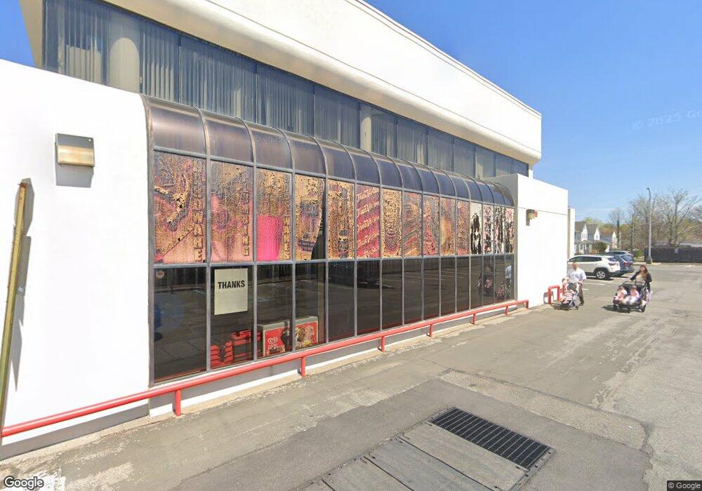 683 Middle Neck Rd, Great Neck, NY 11023 - photo 1