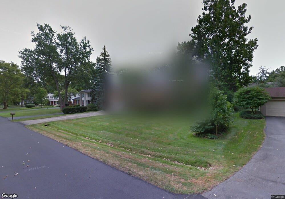 3577 Halla Ln, Bloomfield Hills, MI 48301 - photo 1