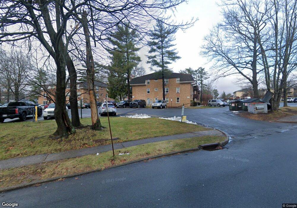 172 Kearsing Pkwy unit F, Monsey, NY 10952 - photo 1