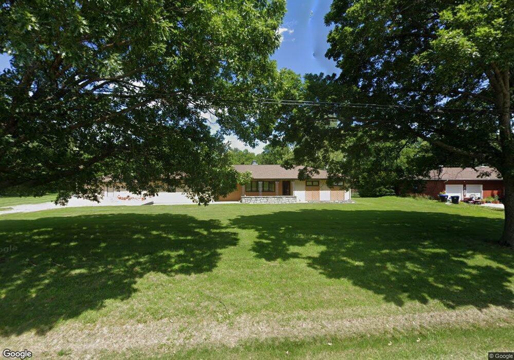 1852 NW Carlson Rd, Topeka, KS 66615 - photo 1