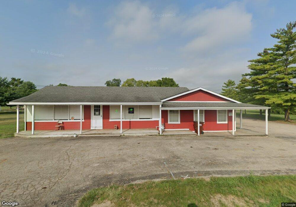 1165 N Court St, Circleville, OH 43113 - photo 1