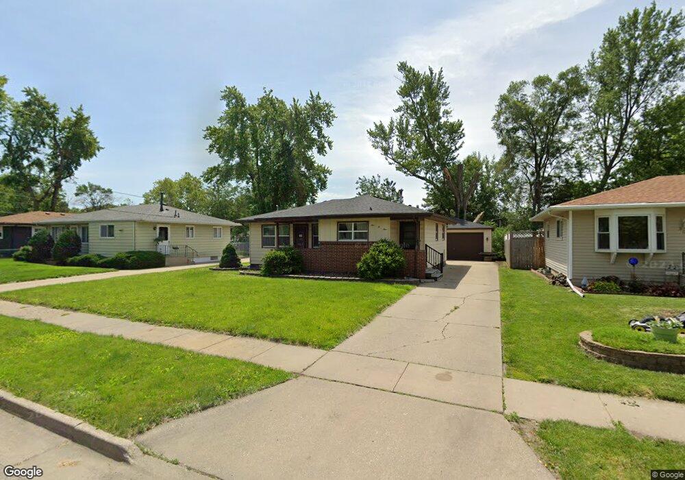 909 Jerlynn Ave, Des Moines, IA 50313 - photo 1