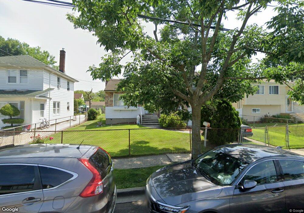 262 Rutland Rd, Freeport, NY 11520 - photo 1