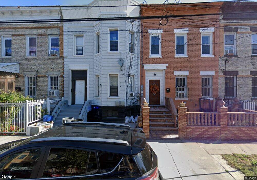 10435 164th St, Jamaica, NY 11433 - photo 1