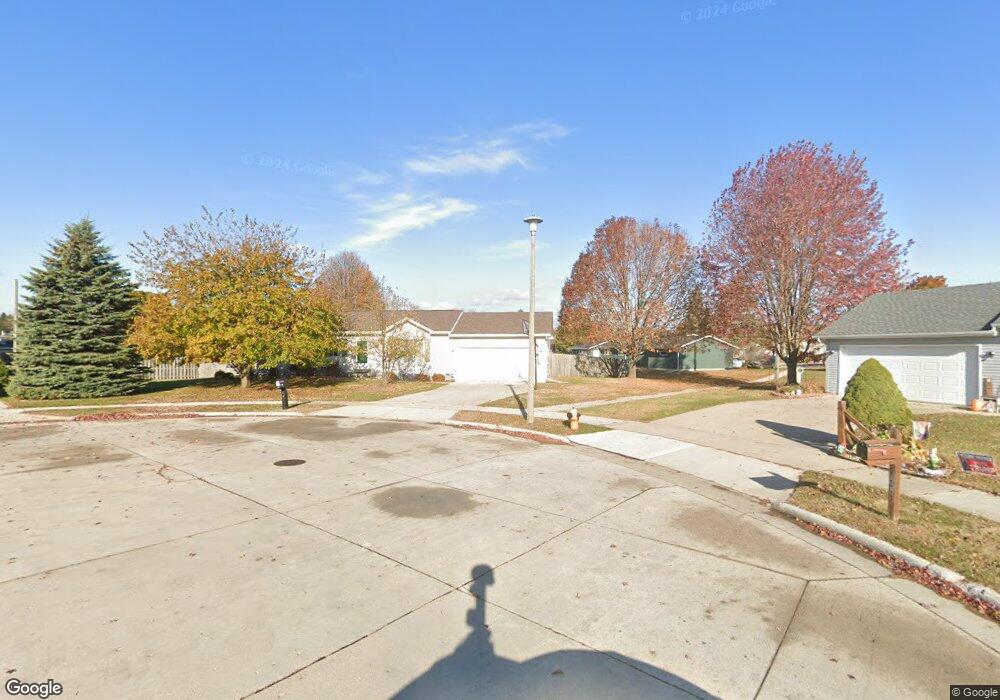 726 Lakeside Ct, Two Rivers, WI 54241 - photo 1