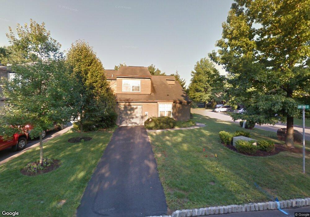 25A Chestnut Ct, Princeton, NJ 08540 - photo 1