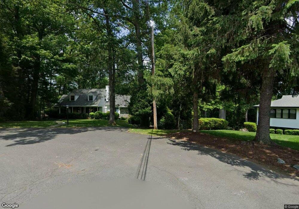 8902 Glenbrook Rd, Fairfax, VA 22031 - photo 1