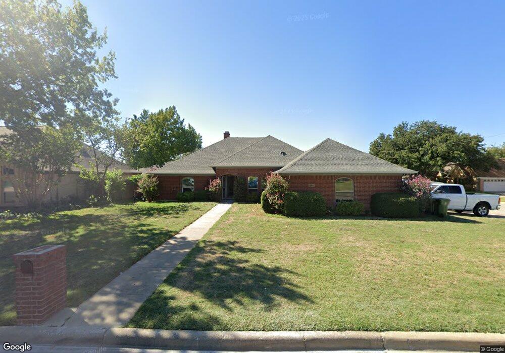 6421 Chilton Dr, North Richland Hills, TX 76182 - photo 1