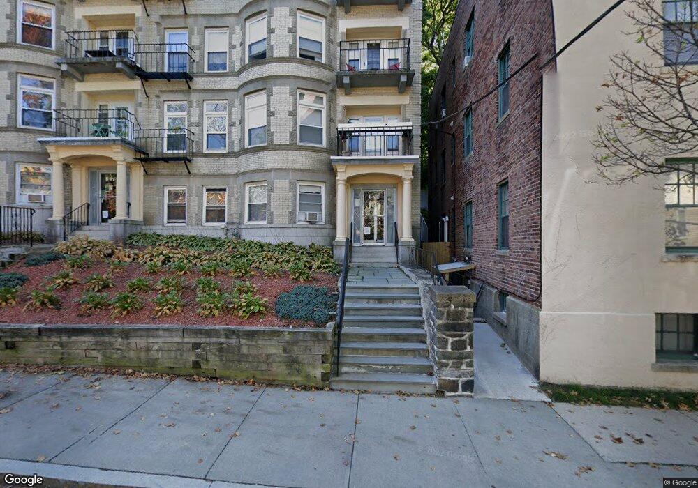 170 Winthrop Rd unit 8, Brookline, MA 02445 - photo 1