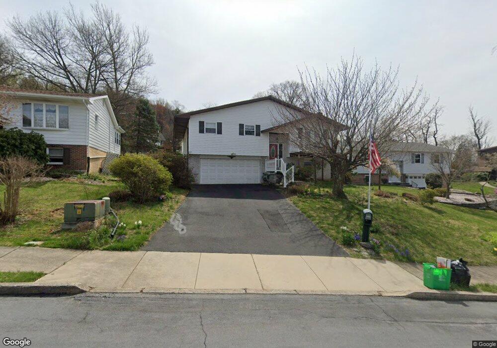 136 Woodcrest Cir, Allentown, PA 18103 - photo 1