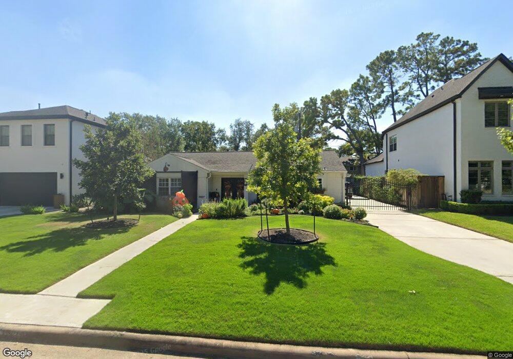 13827 Myrtlea Dr, Houston, TX 77079 - photo 1