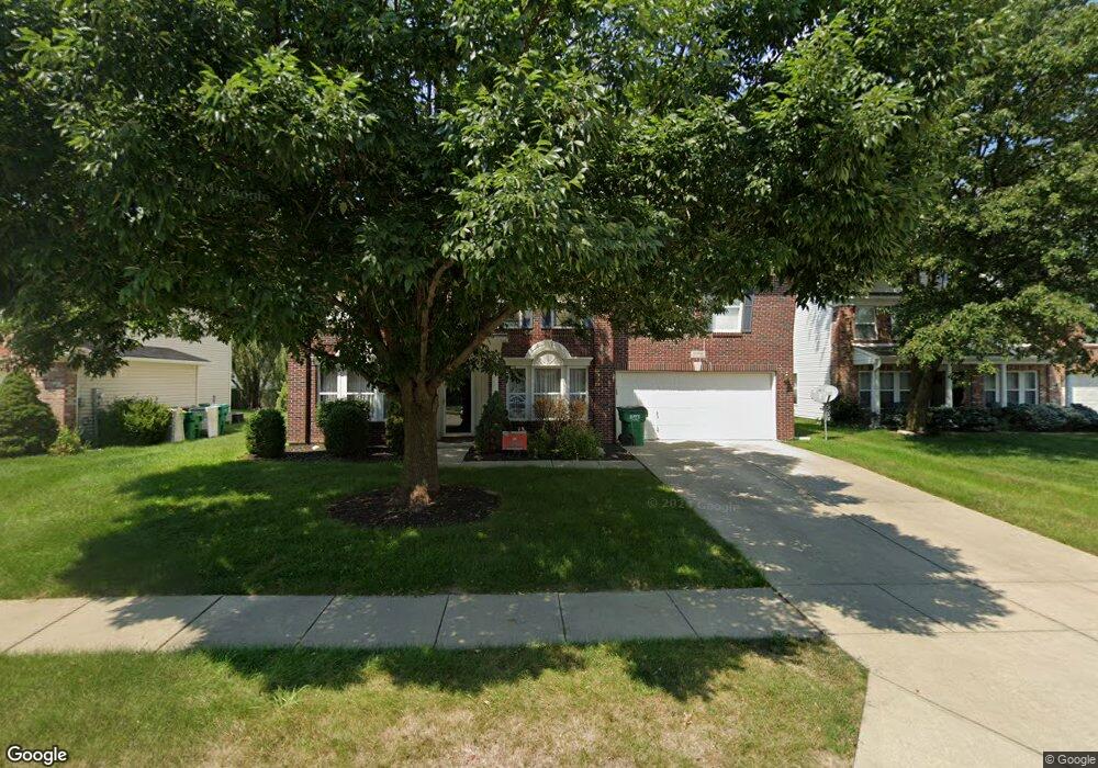 10408 Bicknell Cir, Fishers, IN 46038 - photo 1