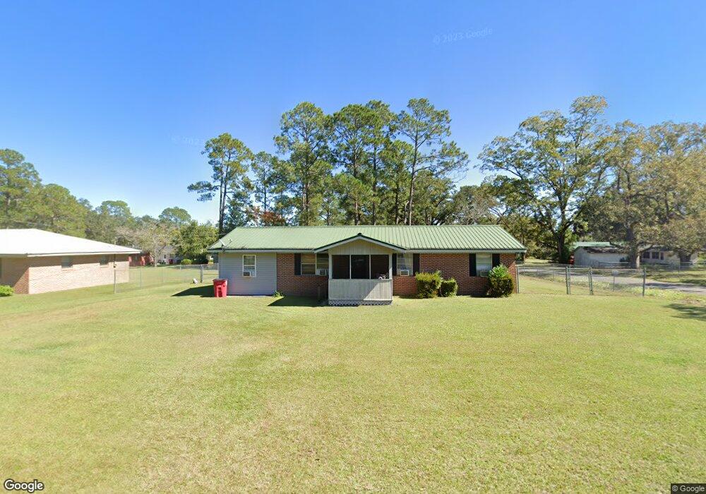 1004 Holly St, Blackshear, GA 31516 - photo 1