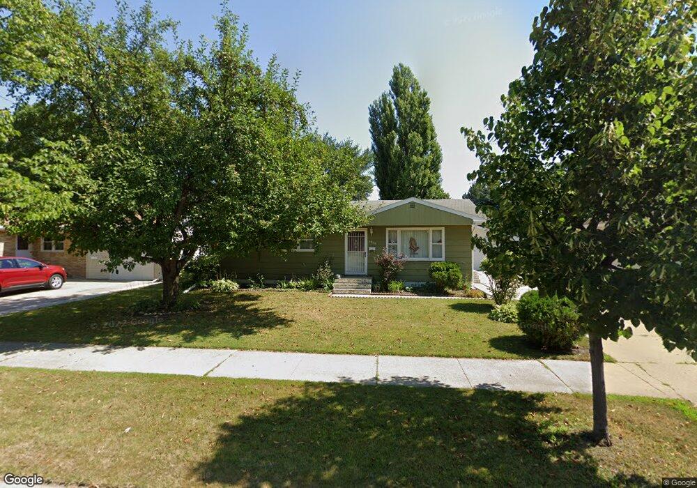 1919 S 19th St, Grand Forks, ND 58201 - photo 1