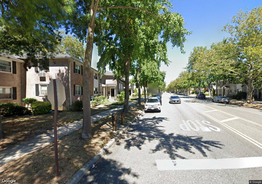 8258 Langdale St unit 149A, New Hyde Park, NY 11040 - photo 1