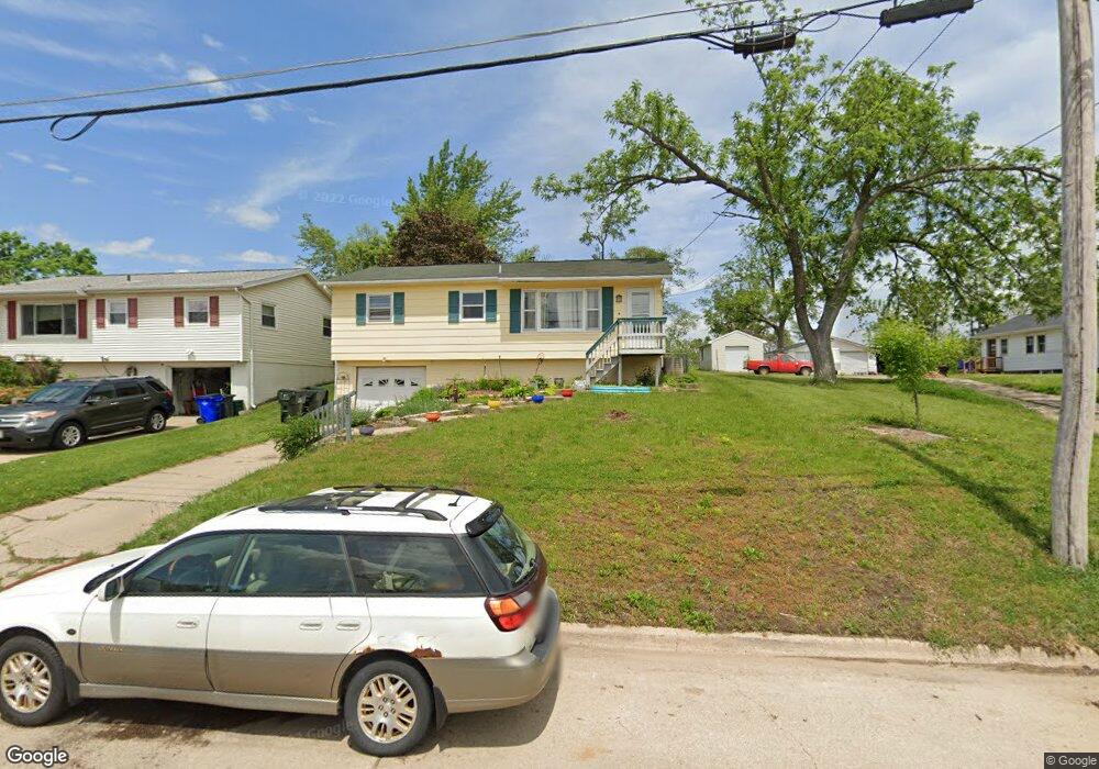 220 29th Ave SW, Cedar Rapids, IA 52404 - photo 1