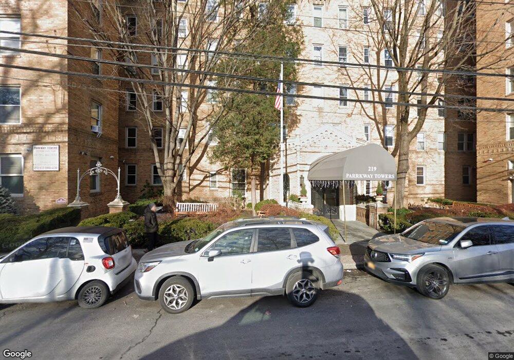 Parkway Towers unit 6C, Yonkers, NY 10704 - photo 1