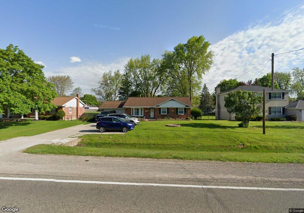 1350 W Maple Ave, Flint, MI 48507 - photo 1