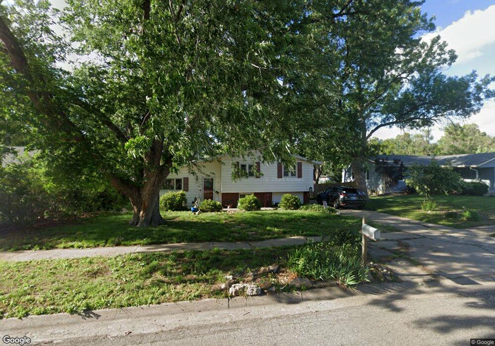 1818 SW 36th St, Topeka, KS 66611 - photo 1