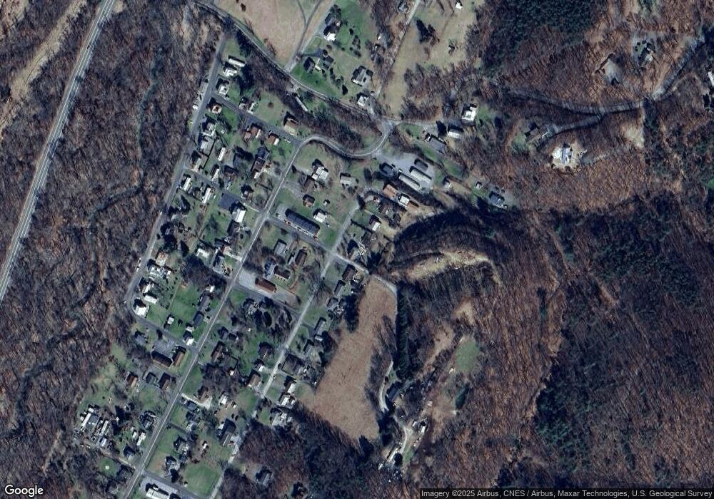 364 N Laurel Ave, Berkeley Springs, WV 25411 - photo 1