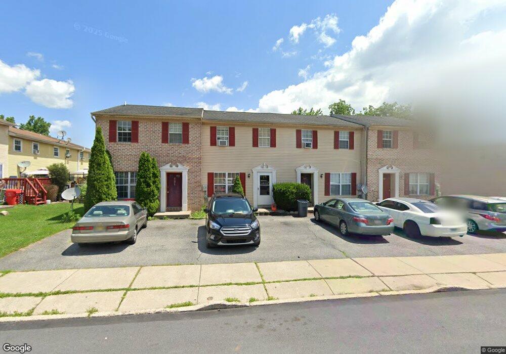 519 Old Forge Dr, Bath, PA 18014 - photo 1