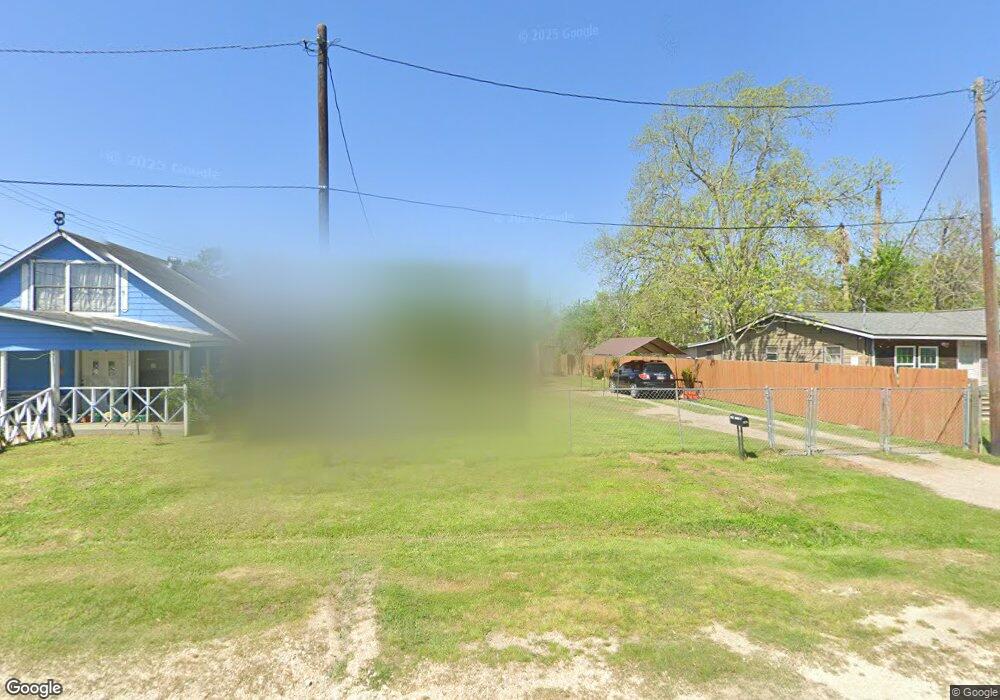 1616 Avenue H, Bay City, TX 77414 - photo 1