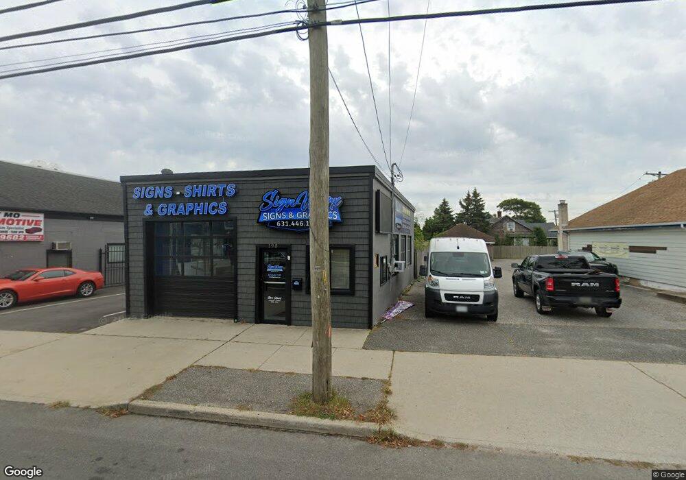 198 Main St, Islip, NY 11751 - photo 1