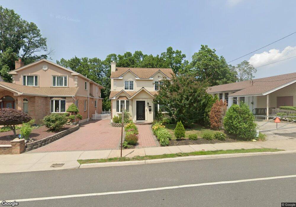 123 Steamboat Rd, Great Neck, NY 11024 - photo 1