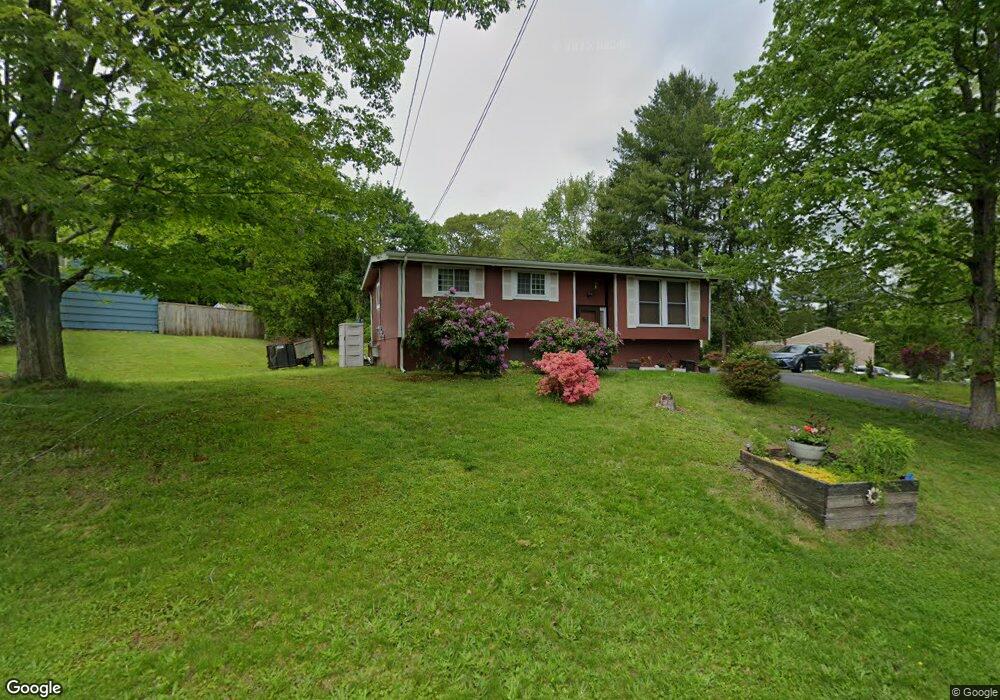 39 Highland Dr, Ledyard, CT 06339 - photo 1