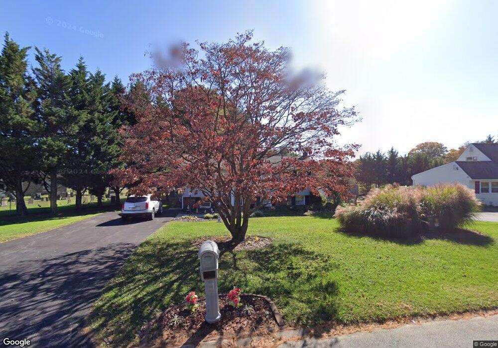 915 Caren Dr, Sykesville, MD 21784 - photo 1