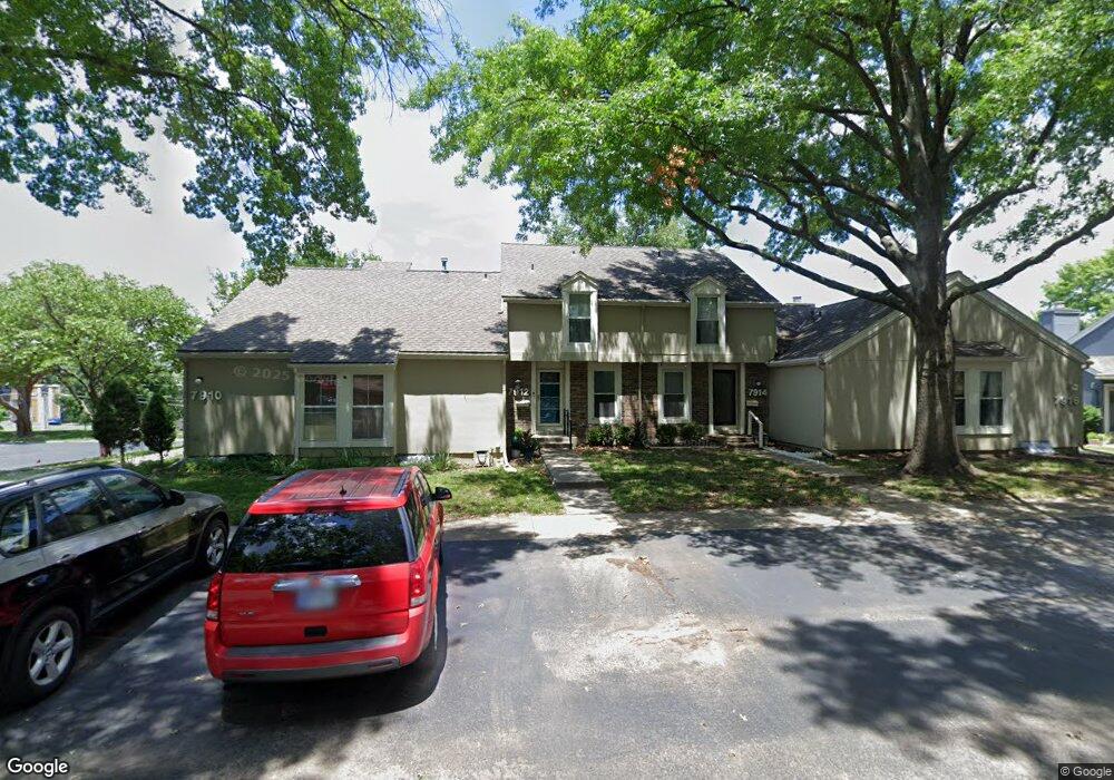7912 Colony Ln, Lenexa, KS 66215 - photo 1