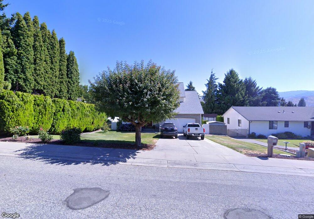 738 12th St NE, East Wenatchee, WA 98802 - photo 1