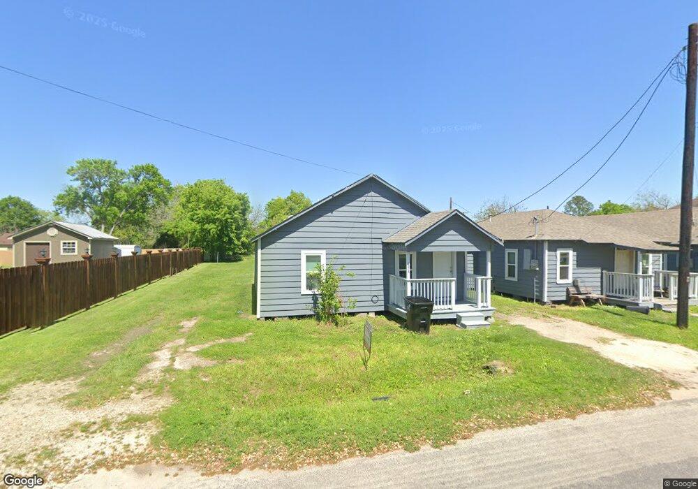 2926 Avenue C, Bay City, TX 77414 - photo 1