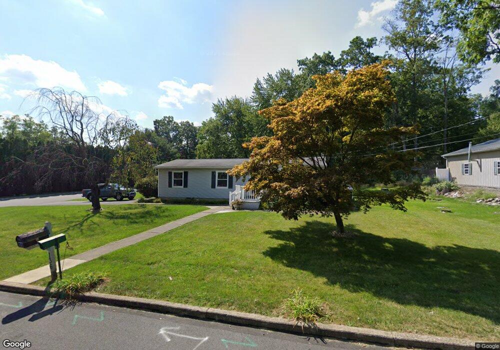 136 Lincoln St, Wind Gap, PA 18091 - photo 1