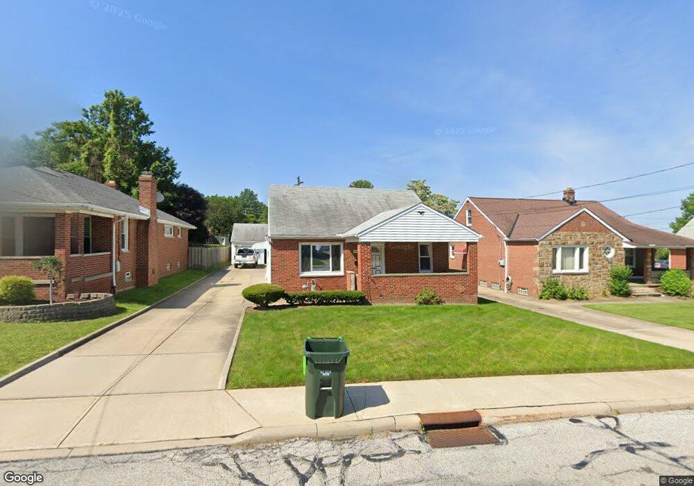 1418 Bellview St, Wickliffe, OH 44092 - photo 1