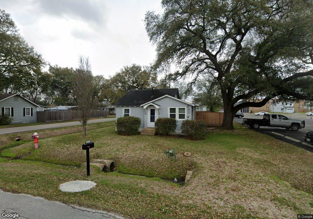 201 Oxford St, Tomball, TX 77375 - photo 1