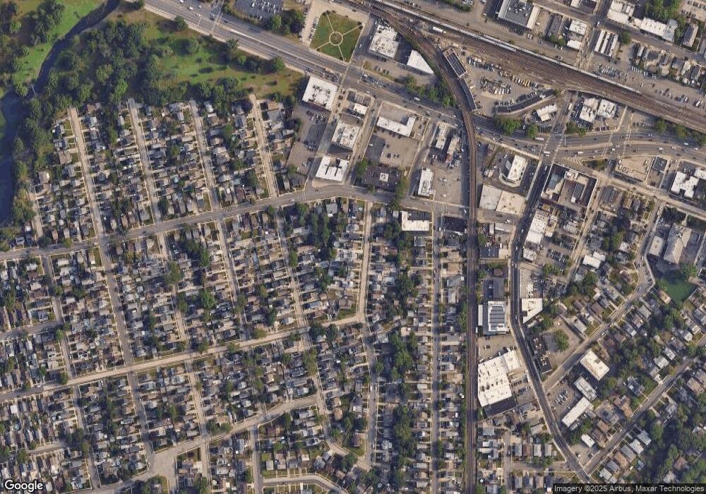 20 Avondale St, Valley Stream, NY 11581 - photo 1