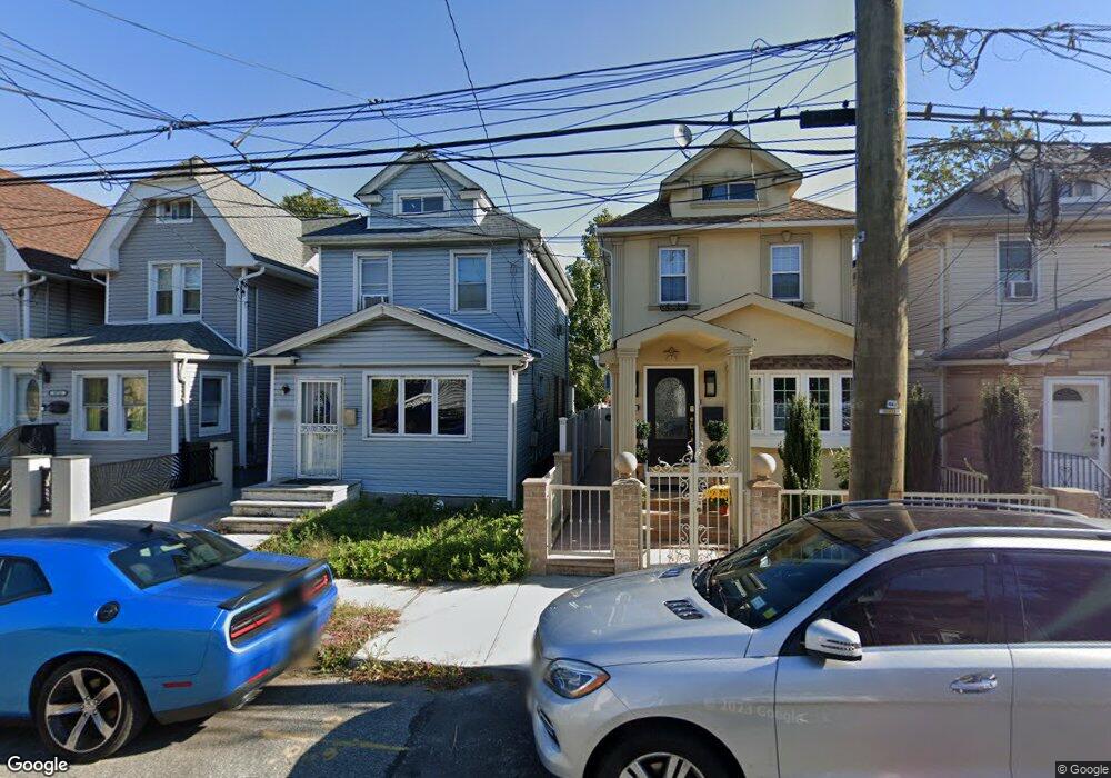 10747 164th St, Jamaica, NY 11433 - photo 1