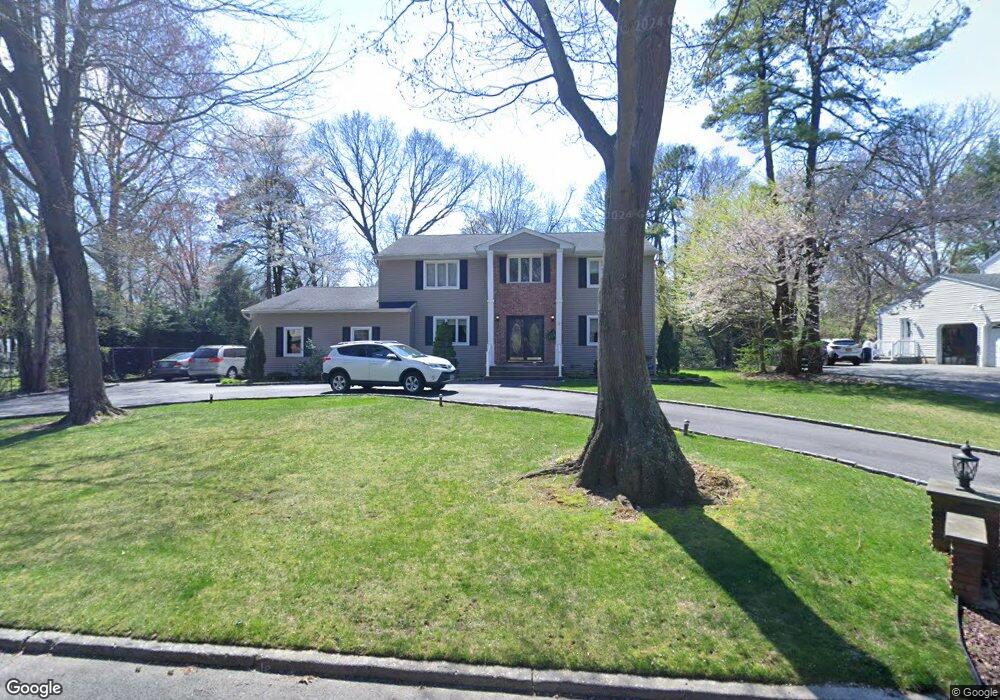 64 Mcculloch Dr, Dix Hills, NY 11746 - photo 1