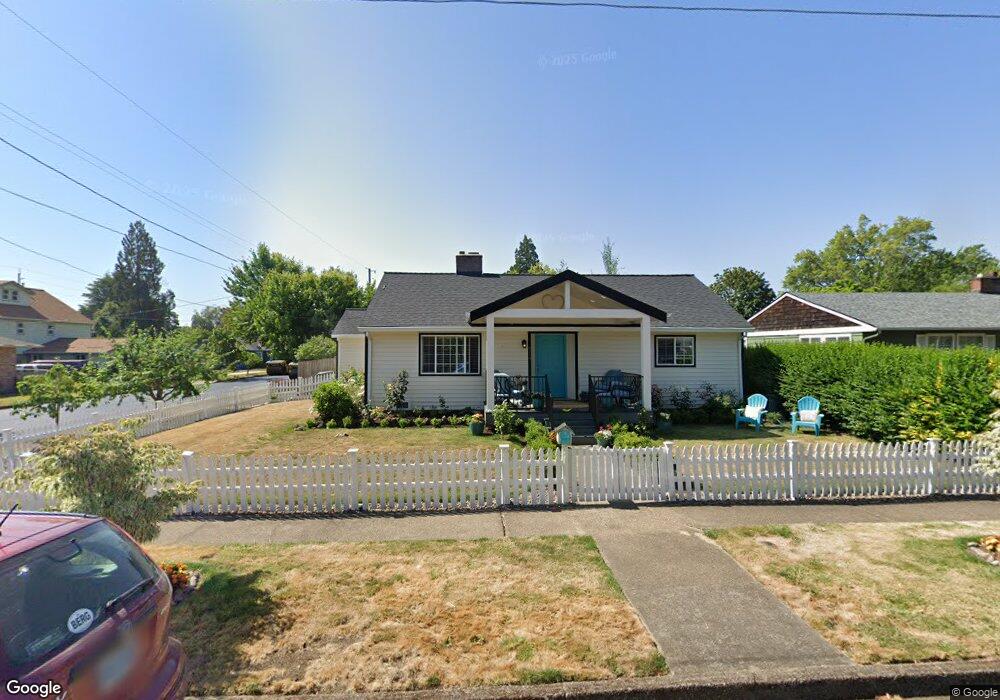 914 E 5th St, Newberg, OR 97132 - photo 1