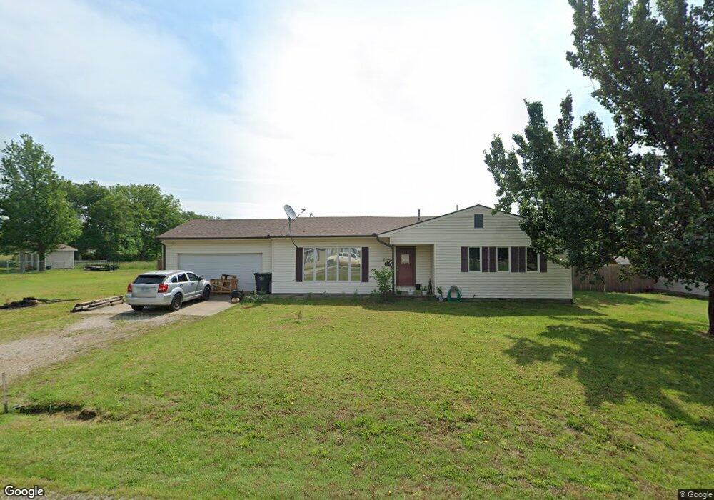 201 S Elm, Altamont, KS 67330 - photo 1
