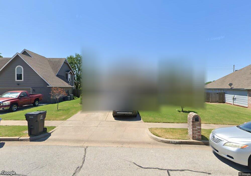 1321 W Utica St, Broken Arrow, OK 74011 - photo 1