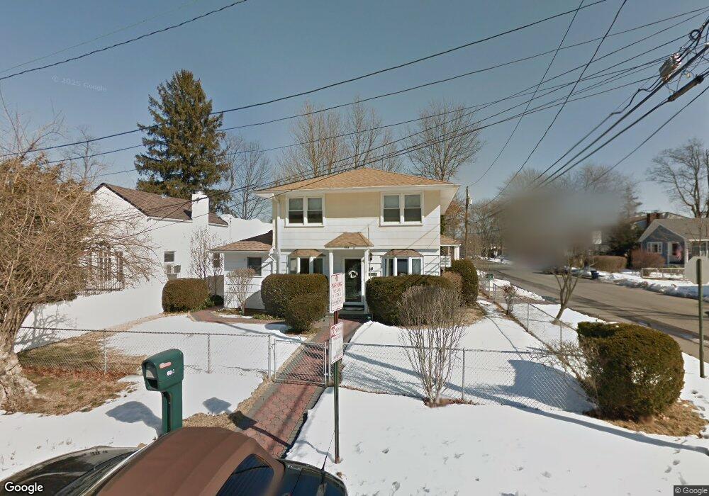 60 Sagamore Hill Dr unit 60 B, Port Washington, NY 11050 - photo 1