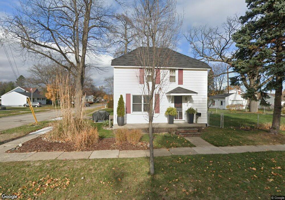 221 Lakeview Ave, Port Huron, MI 48060 - photo 1