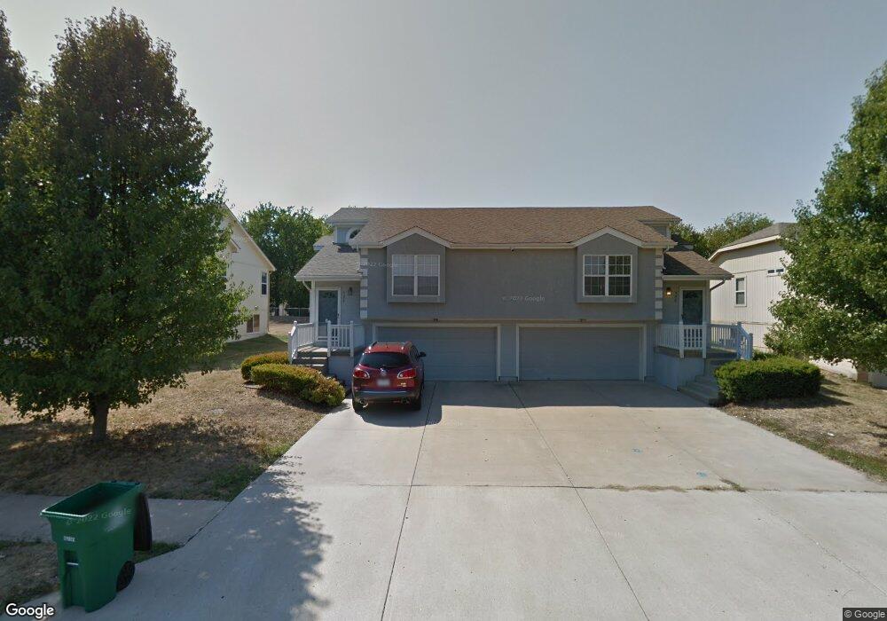 526 Andypaul Ct, Raymore, MO 64083 - photo 1