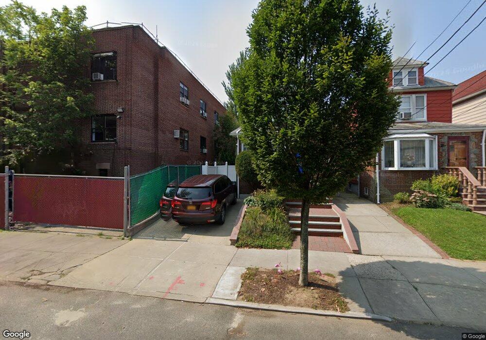 6850 Kessel St, Forest Hills, NY 11375 - photo 1