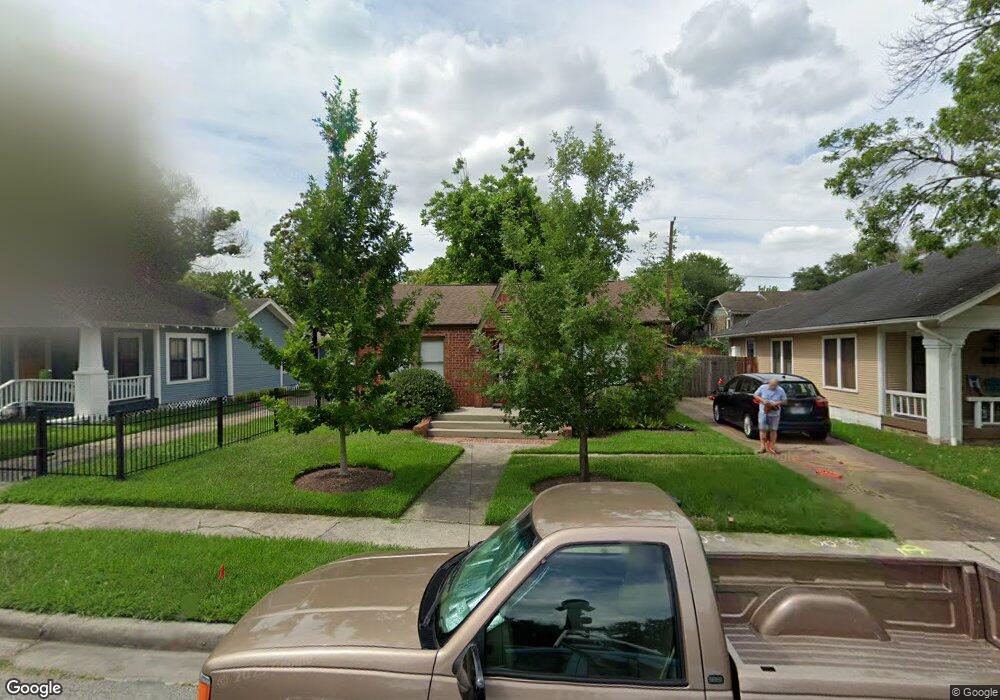 919 Pizer St, Houston, TX 77009 - photo 1