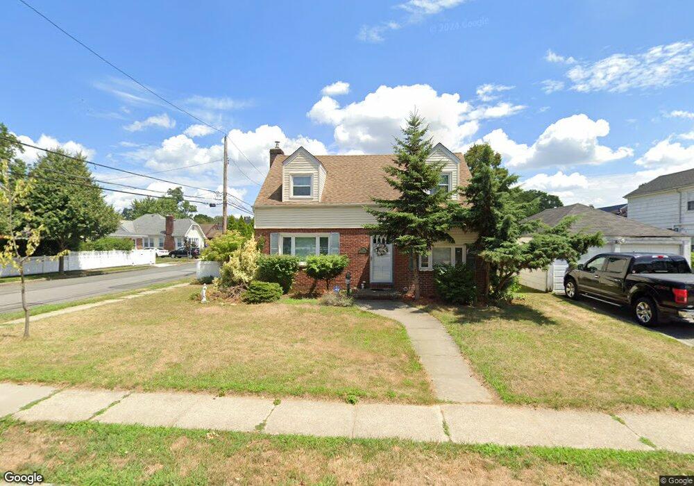 152 Charles St unit Floor 1, Lynbrook, NY 11563 - photo 1