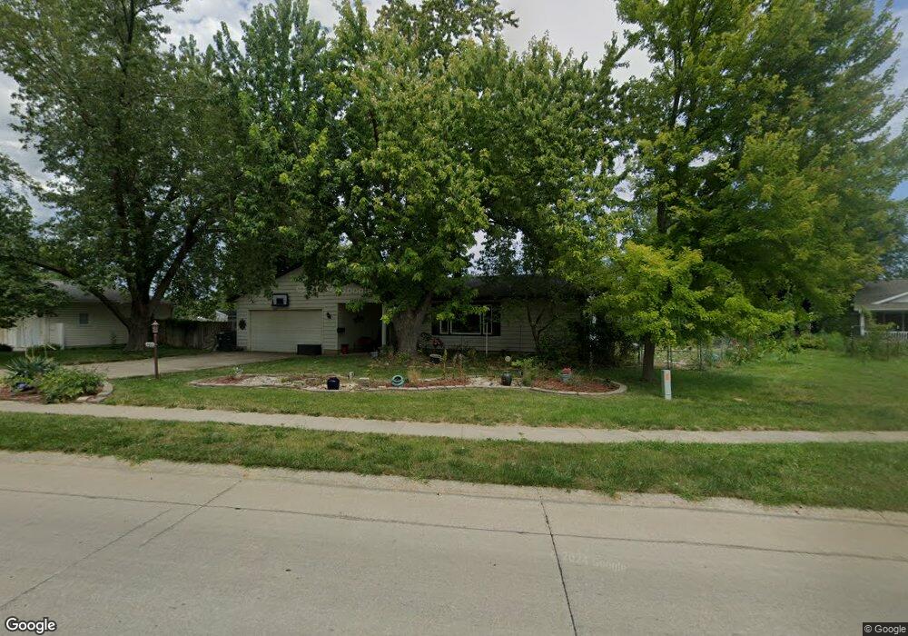 1200 34th St SE, Cedar Rapids, IA 52403 - photo 1