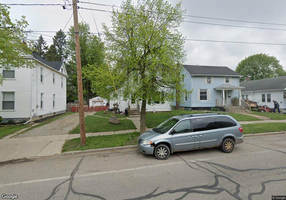 1023 E Maple Ave, Adrian, MI 49221 - photo 1